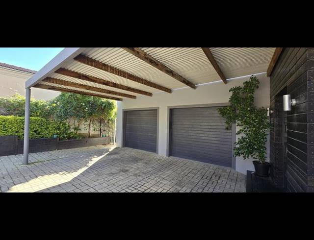 3 BEDROOM HOUSE FOR SALE IN TAFELZICHT